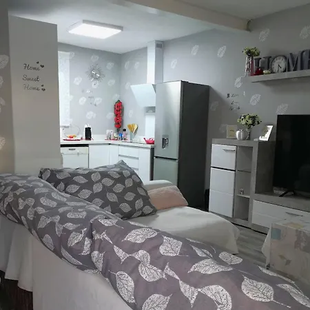 Evans Realty Be Jacuzzi & Parking & Jardin Holiday home
