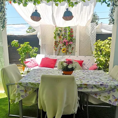 Evans Realty Be Jacuzzi & Parking & Jardin Holiday home