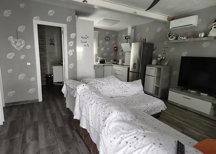 Evans Realty Be Jacuzzi & Parking & Jardin 別荘 *